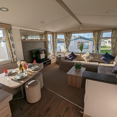 Sleeps 6 Modern And Bright Caravan Littlesea Haven Weymouth Hotel Exterior photo