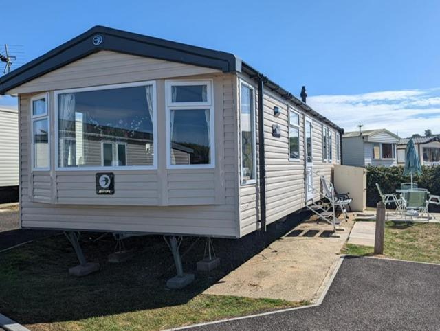 Sleeps 6 Modern And Bright Caravan Littlesea Haven Weymouth Hotel Exterior photo