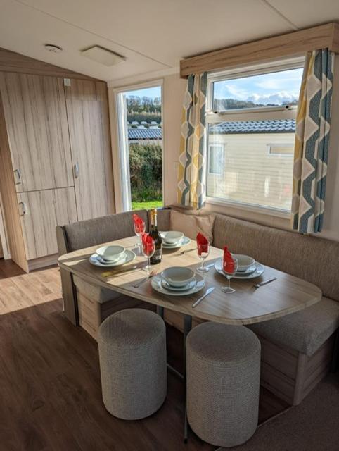 Sleeps 6 Modern And Bright Caravan Littlesea Haven Weymouth Hotel Exterior photo